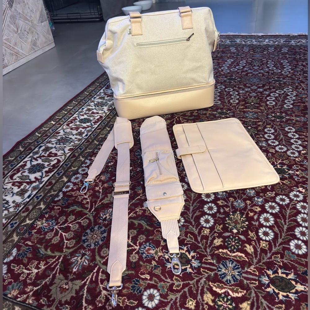 Beis The Weekender in Beige